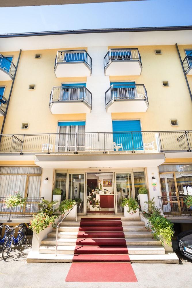 Hotel Azzorre Lido di Jesolo Luaran gambar