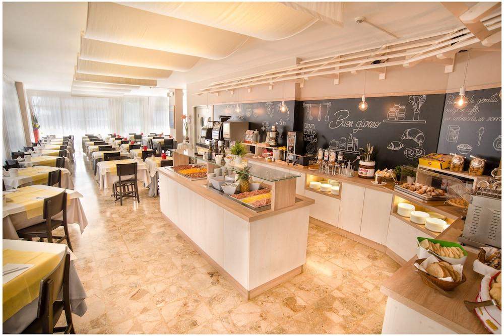 Hotel Azzorre Lido di Jesolo Luaran gambar