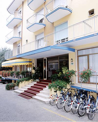 Hotel Azzorre Lido di Jesolo Luaran gambar